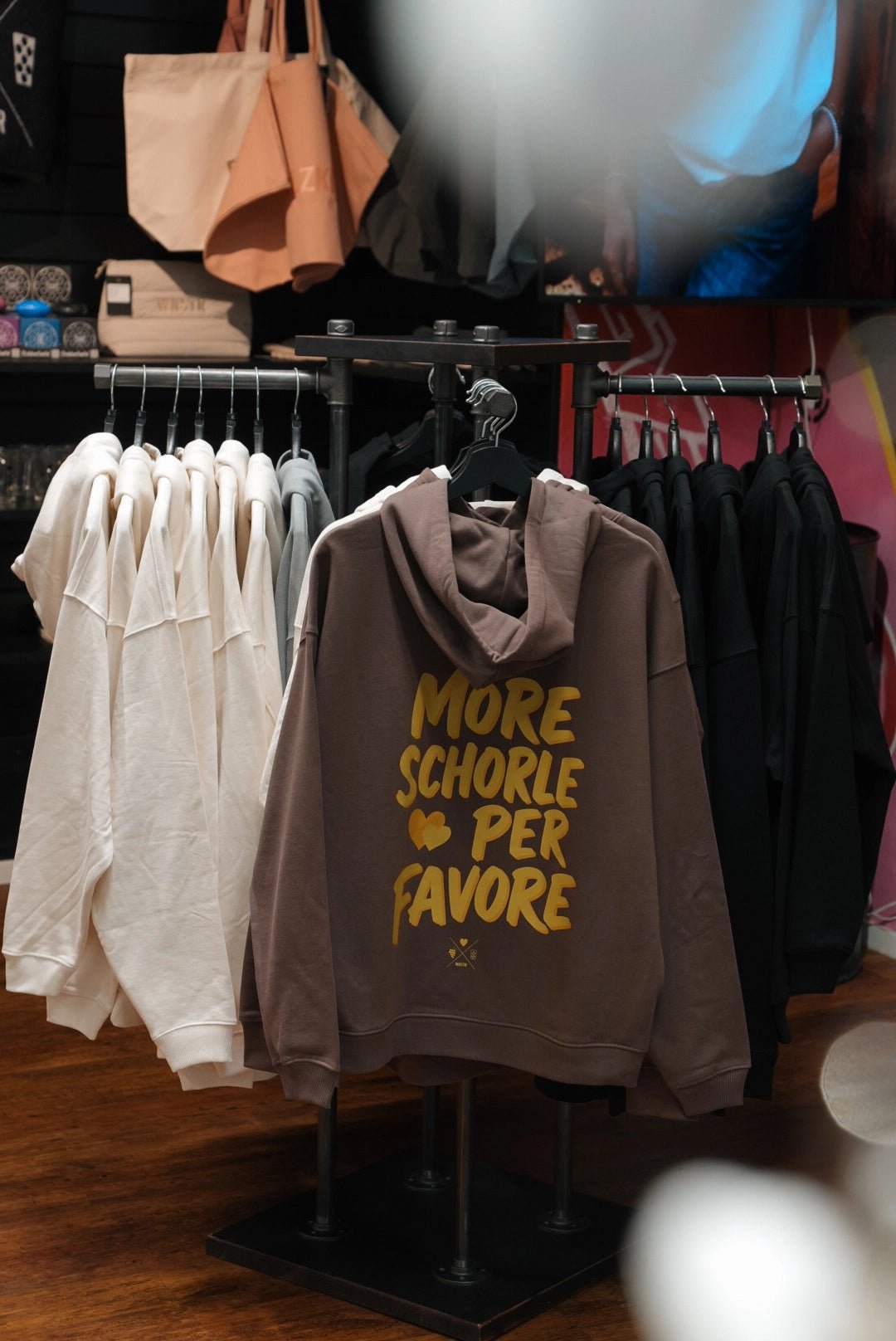 MORE SCHORLE PER FAVORE HOODIE - WNSTR®