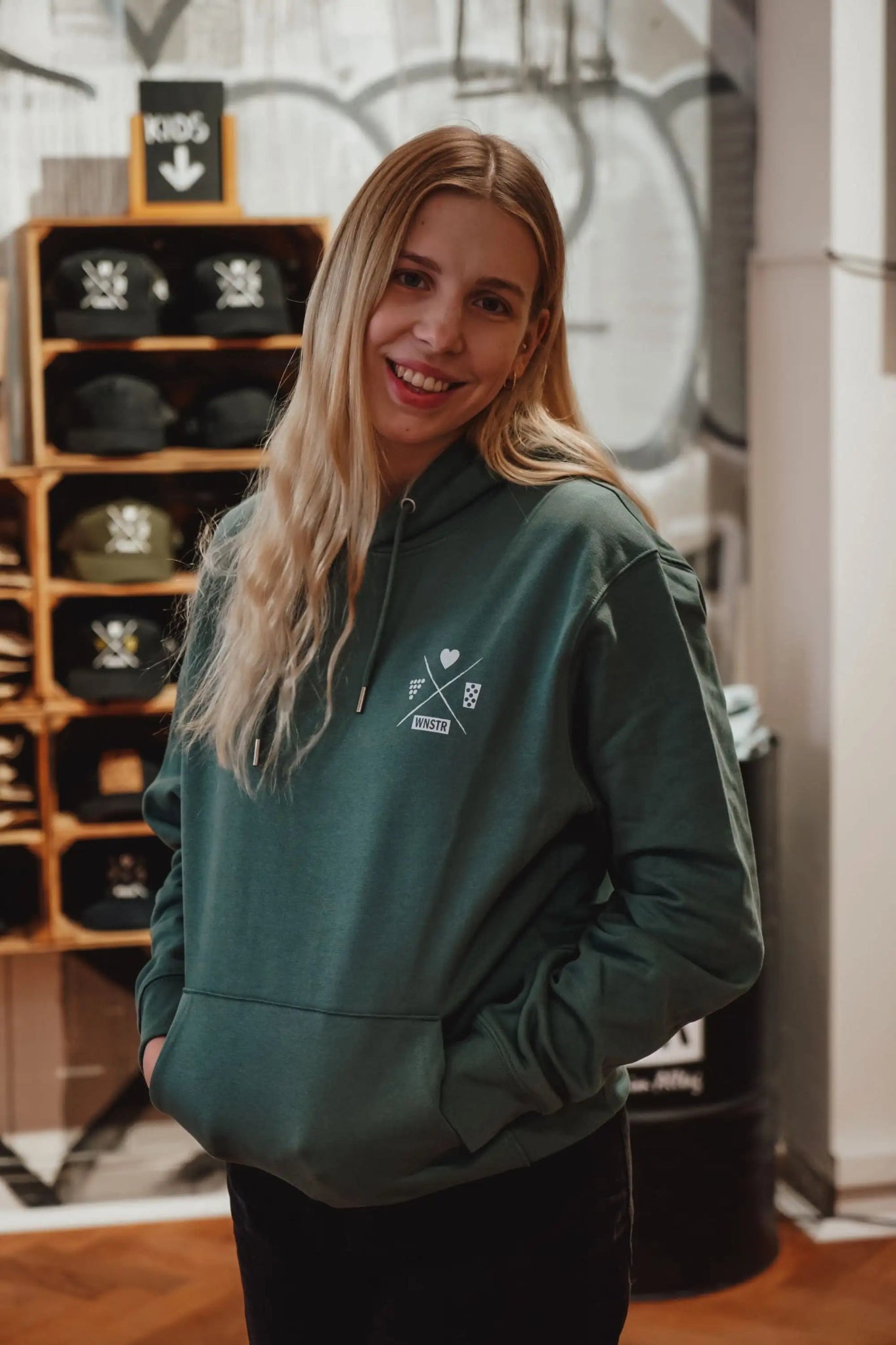 WEIN HOODIE UNISEX - WNSTR®