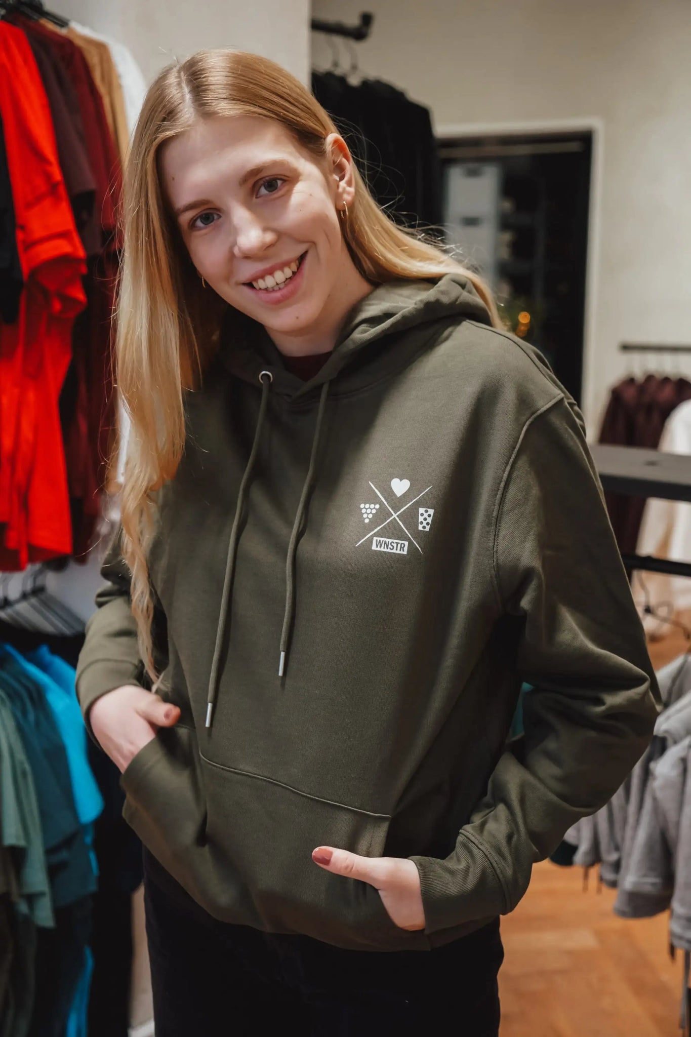 WEIN HOODIE UNISEX - WNSTR®