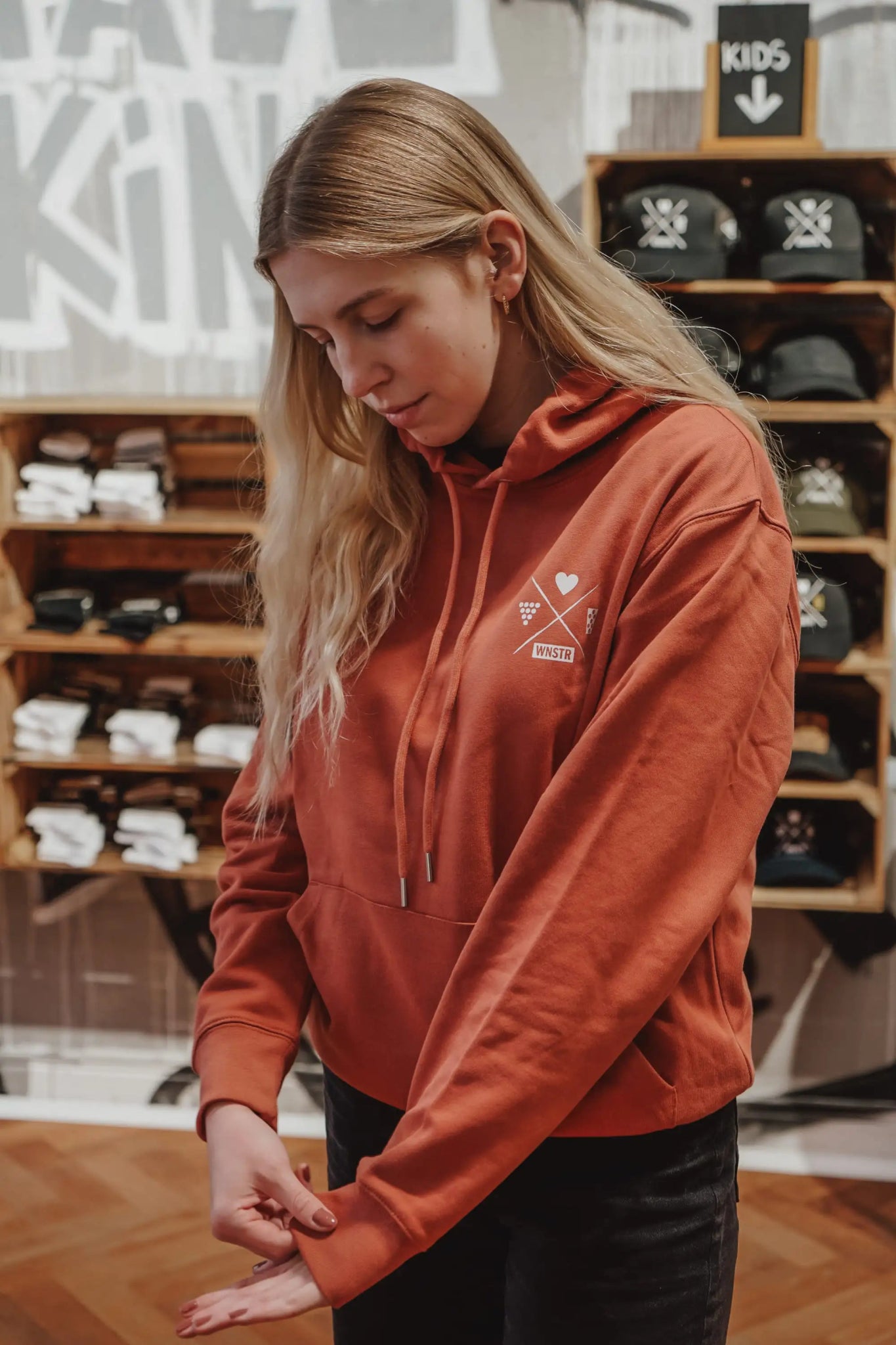 WEIN HOODIE UNISEX - WNSTR®